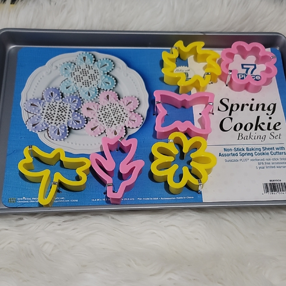 Spring Cookie Baking Set with Yellow and Pink Cutters